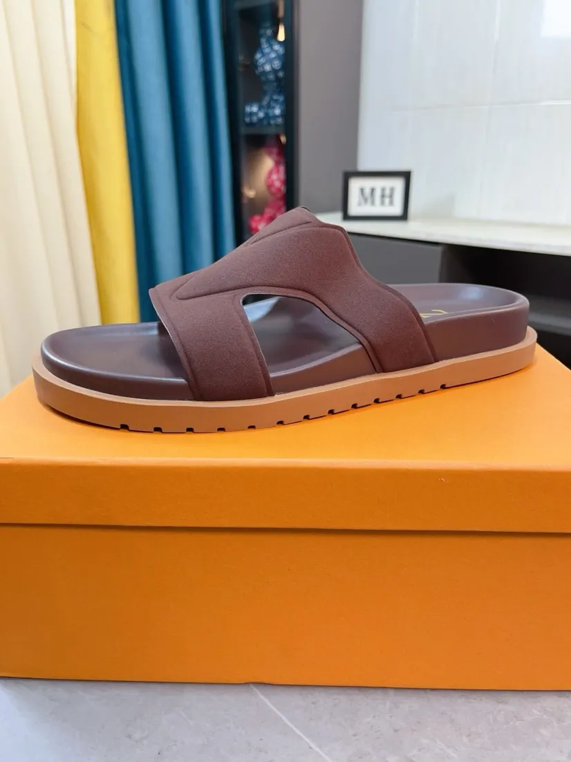 Men's shoes 💰300🌹🌹【LV】Multi-color new men's slippers, original top quality version, original special frosted cowhide➕sheepskin inner and side, non-slip combination sole, more stable walking, more comfortable and lightweight, high-end and generous, size: 38~44